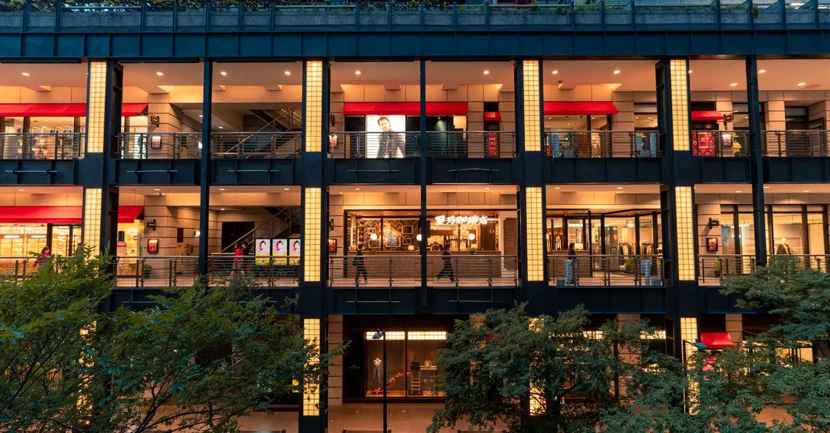 Guide to Shopping at Outlet Malls