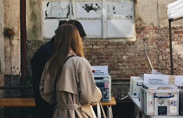 10 Essential Tips for Finding Trendy Shopping Deals