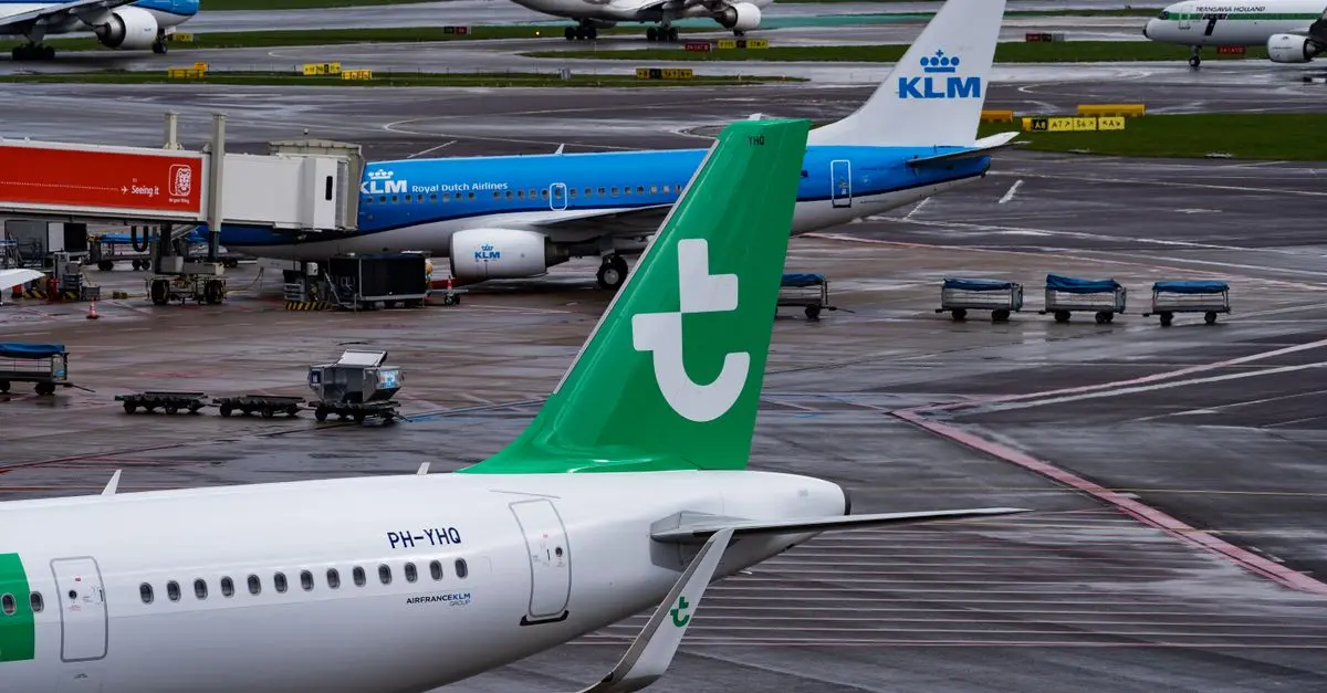 Top Tricks to Save Money on Travel Bookings