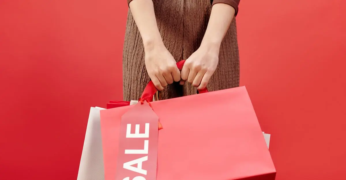 10 Expert Tips for Scoring the Best Shopping Deals