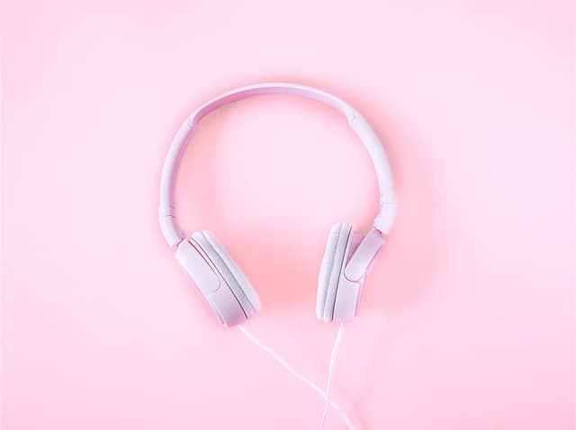 10 Essential Tips for Finding Trendy Shopping Deals Online