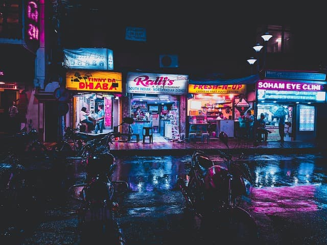 Effective Strategies for Finding the Best Shopping Deals